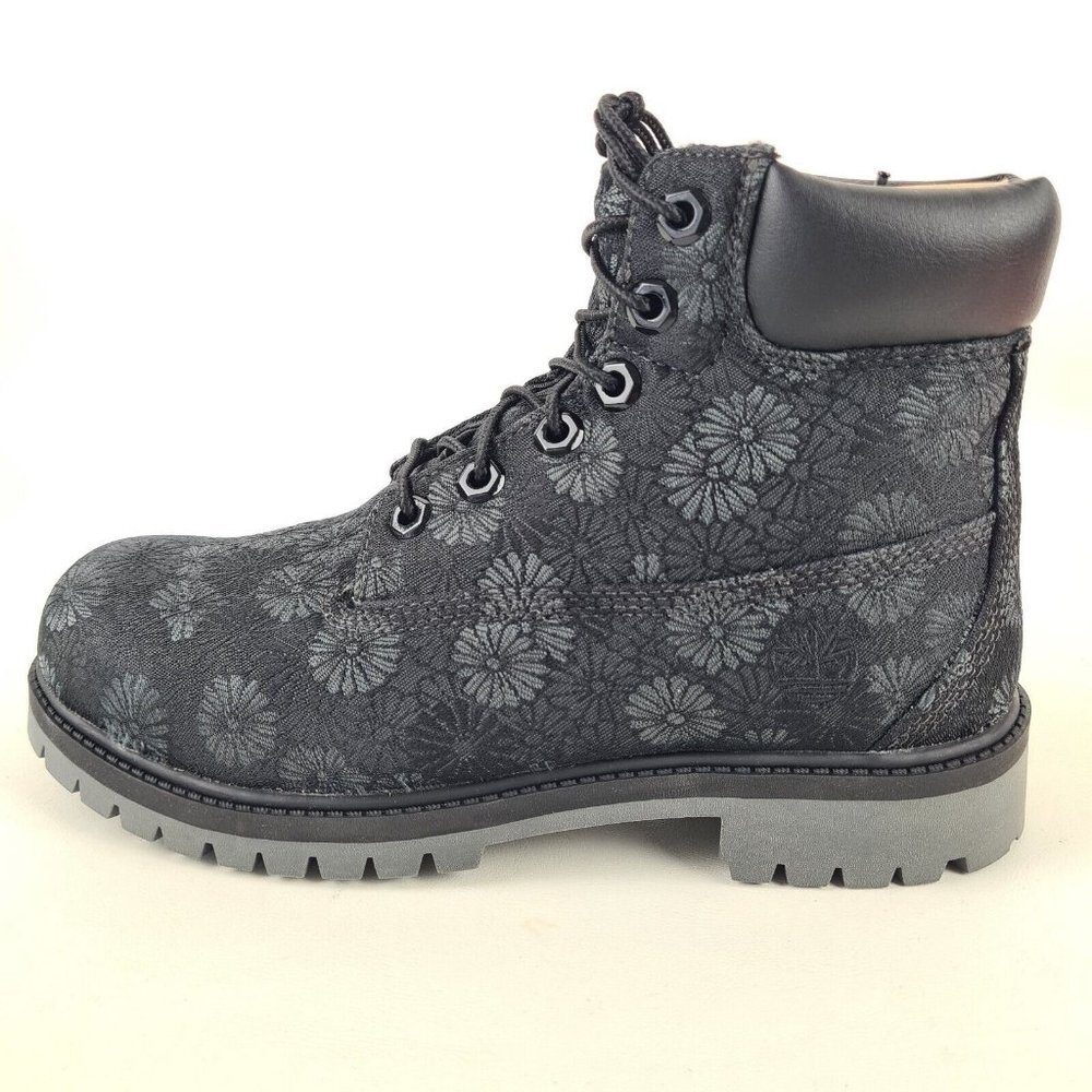 Timberland 6 IN Classic Boots  Black Floral Outdoors
